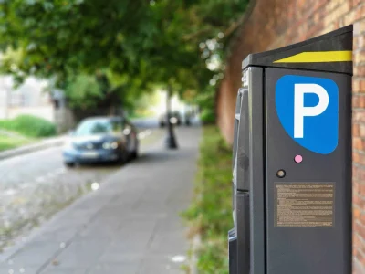 Parcheggi a pagamento e visualizzatori di parcheggio, parcometri a pagamento, sistema di parcheggio a pagamento